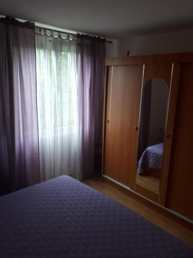 Apartments Makaus Kampor Екстериор снимка