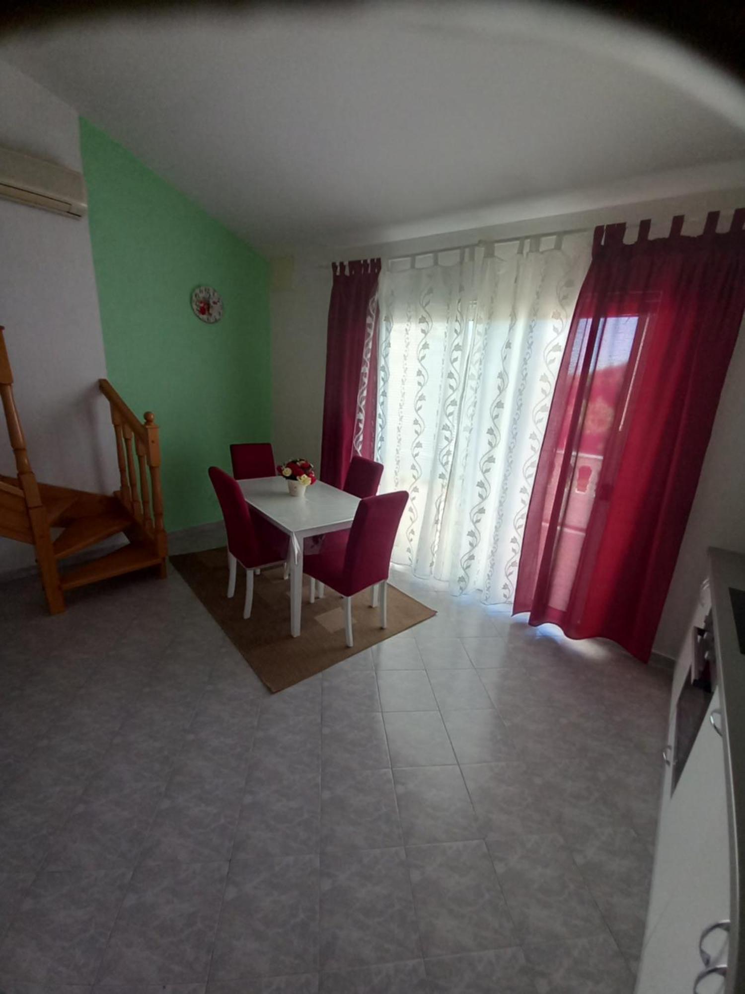 Apartments Makaus Kampor Екстериор снимка